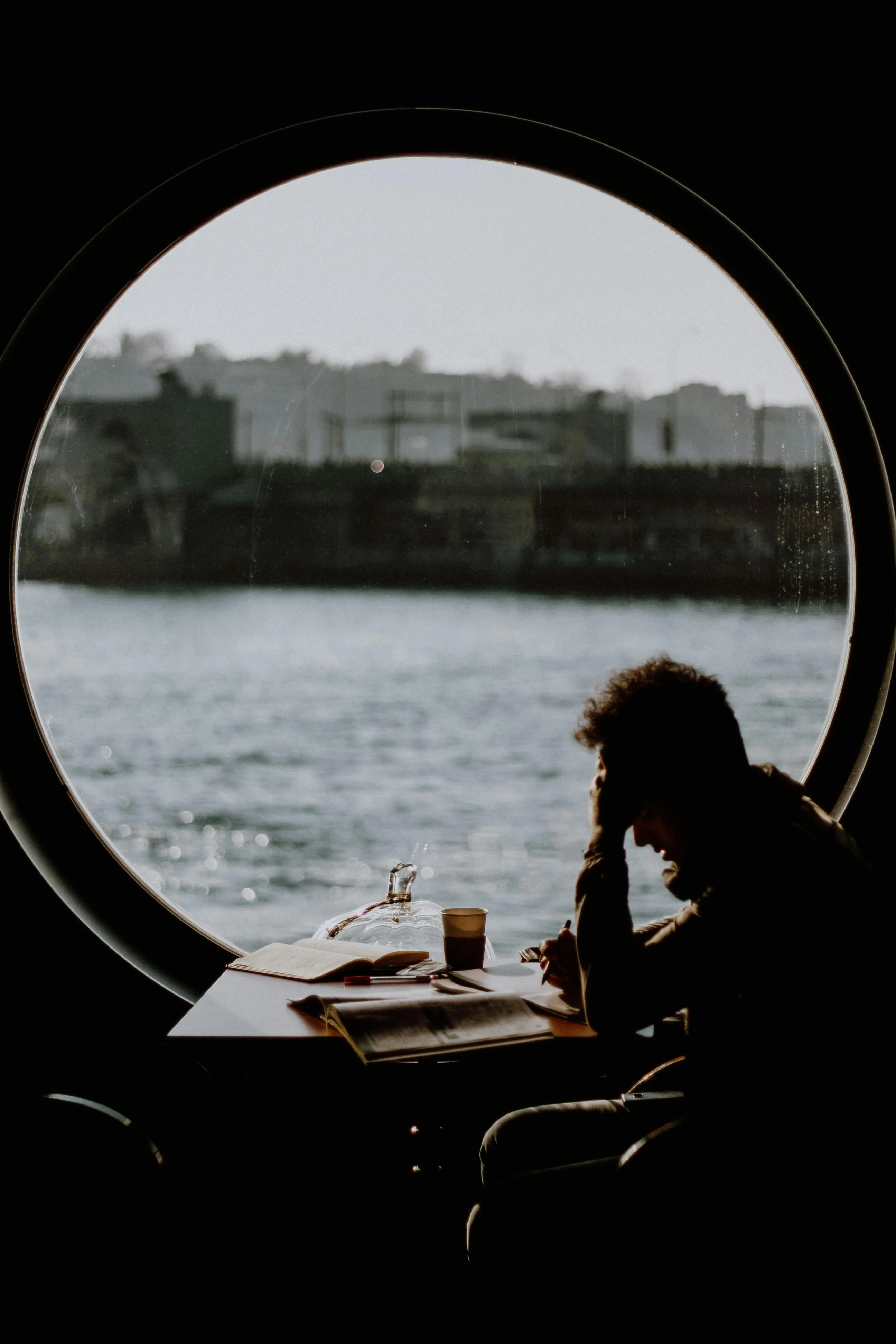 Overthinking Nedir? Aşırı Düşünme Neden Olur ve Nasıl Geçer?